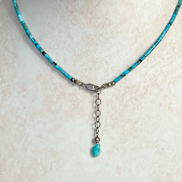 Turquoise and Mother of Pearl necklace with Tibetan prayer pendant - Picture 5 of 8